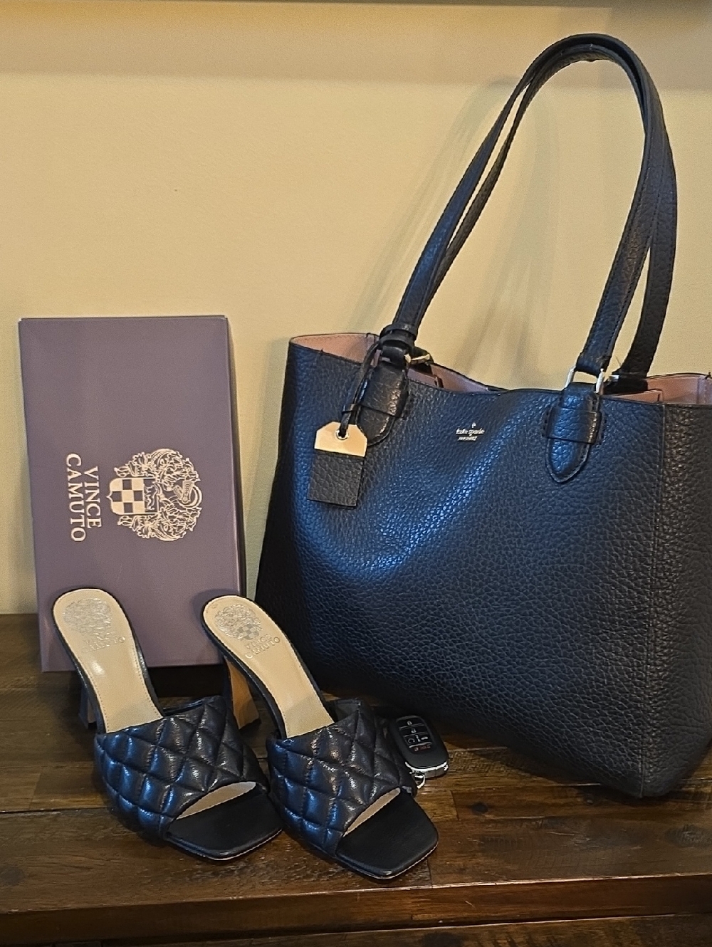 Vince Camuto Reselm Black Quilted Slide Sandals